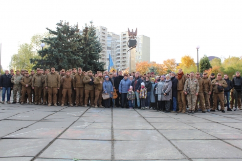 В Дарницькому районі урочисто відкрили пам'ятник воїнам, загиблим за незалежність і територіальну цілісність України у ході антитерористичної операції на сході країни